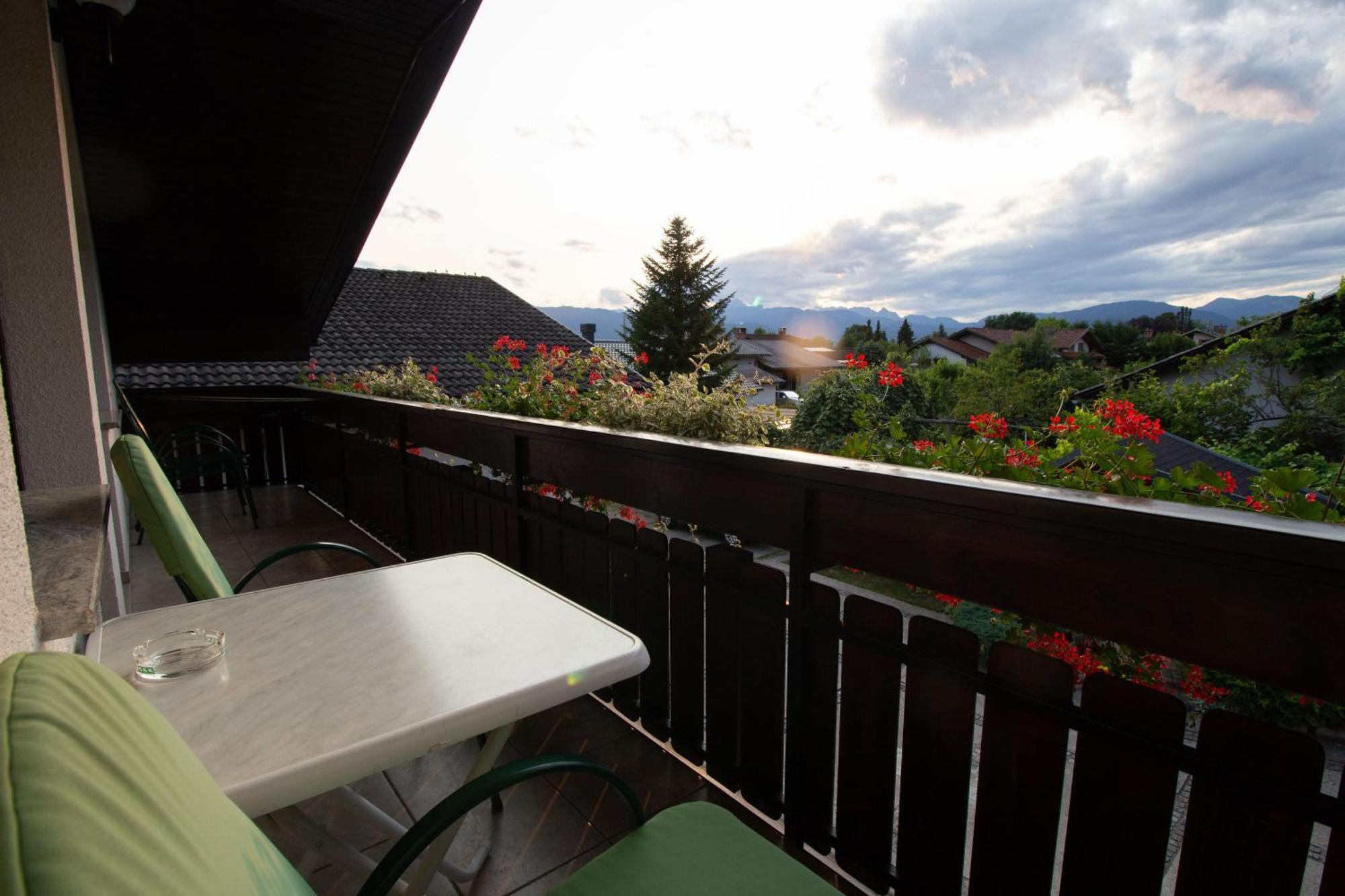 Garden Apartments Jansa Radovljica Room photo